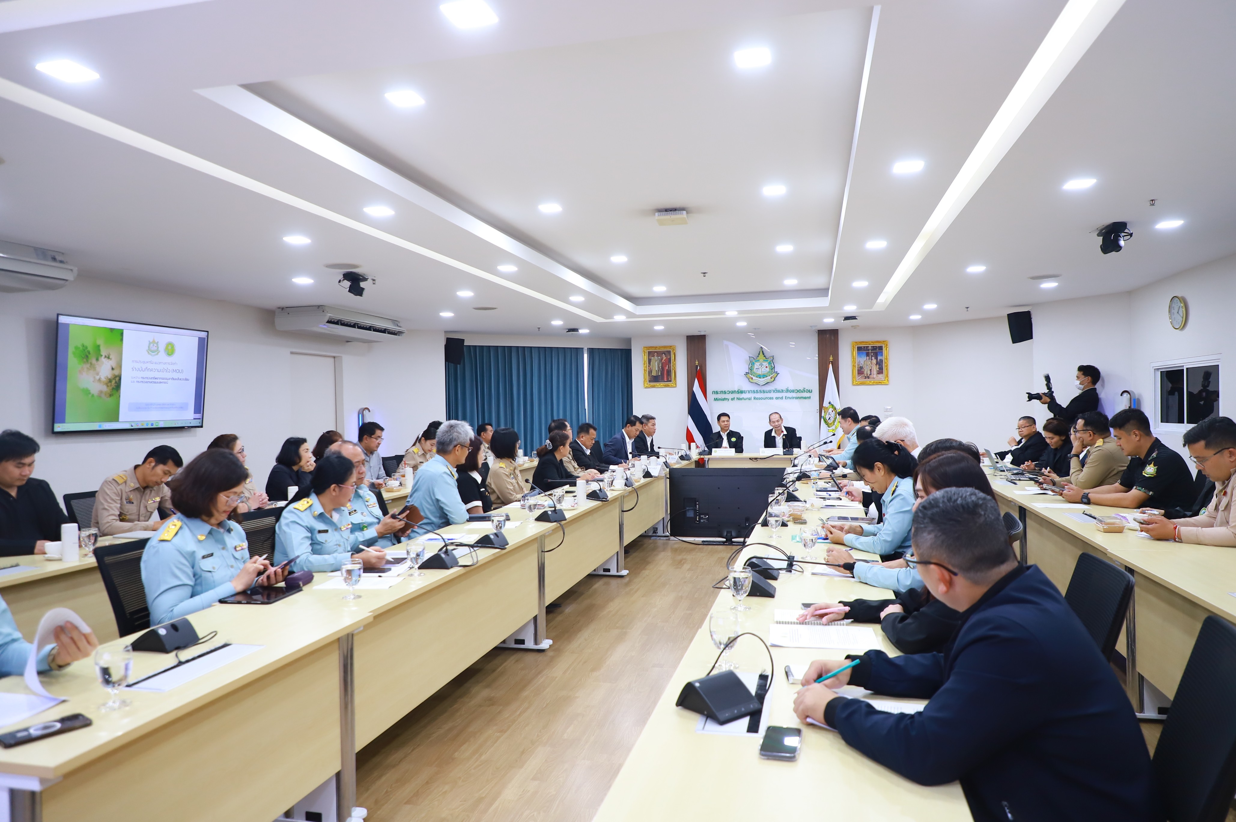 title - ส.ป.ก. ร่วมประชุมกับกระทรวงทรัพยากรธรรมชาติและสิ่งแวดล้อม หารือแนวทางการพัฒนาระบบตรวจสอบแหล่งที่มาของผลผลิตทางการเกษตร และการส่งเสริมการนำเศษวัสดุทางการเกษตรไปใช้ประโยชน์